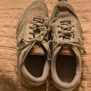 MENS NEW BALANCE SUEDE SHOES SIZE 12